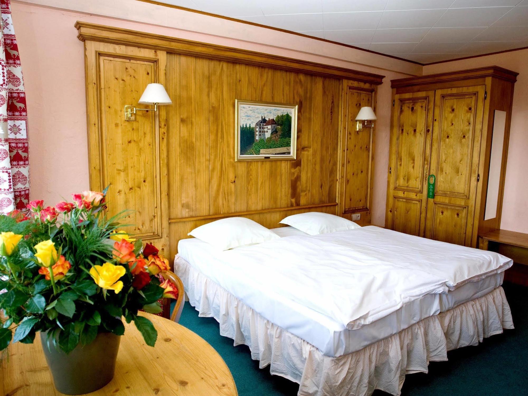 Hotel Restaurant Aux Trois Roses La Petite-Pierre Exteriér fotografie